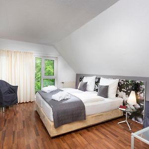 Standard Zimmer mit Kingsize-Bett